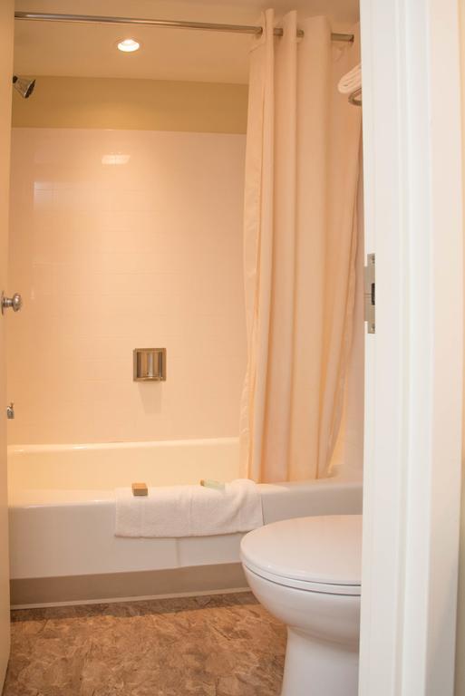 Colonnade Inn Lyndonville Εξωτερικό φωτογραφία
