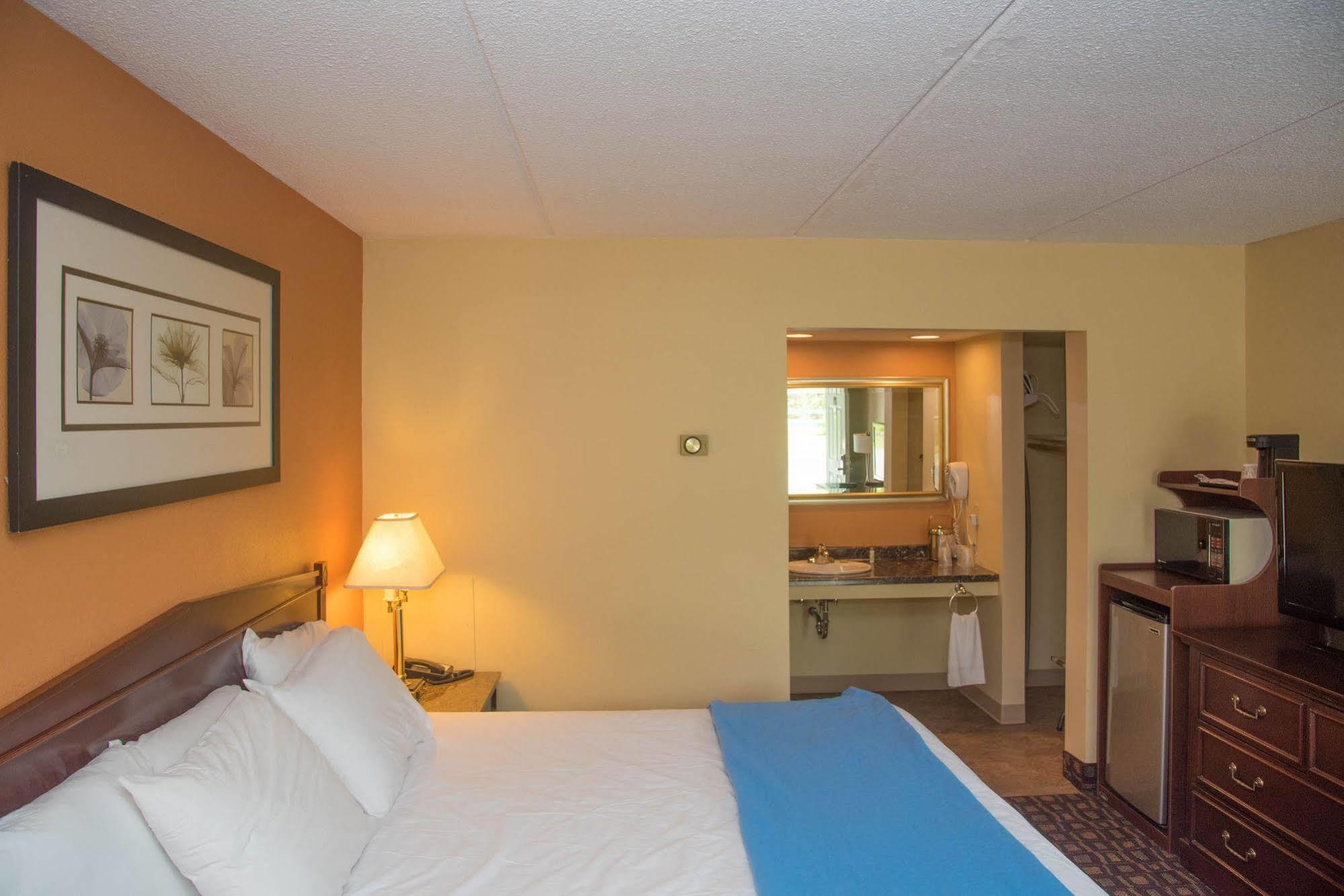Colonnade Inn Lyndonville Εξωτερικό φωτογραφία