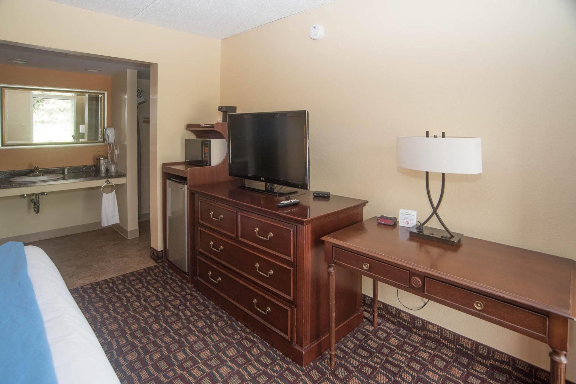 Colonnade Inn Lyndonville Εξωτερικό φωτογραφία